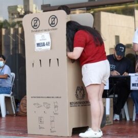 ¡Atención! Se cierran las urnas de la segunda vuelta presidencial tras ocho horas de jornada electoral