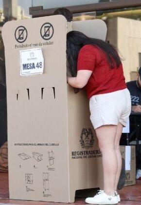 ¡Atención! Se cierran las urnas de la segunda vuelta presidencial tras ocho horas de jornada electoral