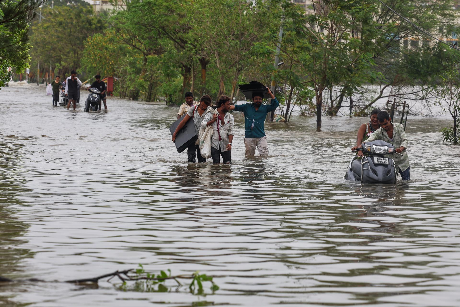 Caos por el monzón en la India: lluvias dejan muertos, inundaciones y miles de evacuados