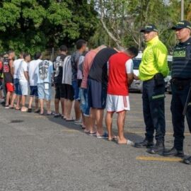 Policía desarticula tres bandas que se dedicaban al fleteo y el robo en Cali; hay 24 capturados