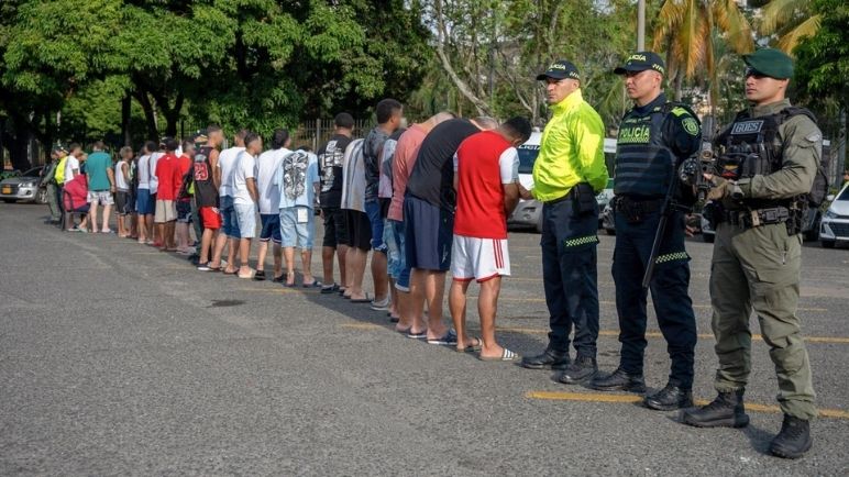 Policía desarticula tres bandas que se dedicaban al fleteo y el robo en Cali; hay 24 capturados