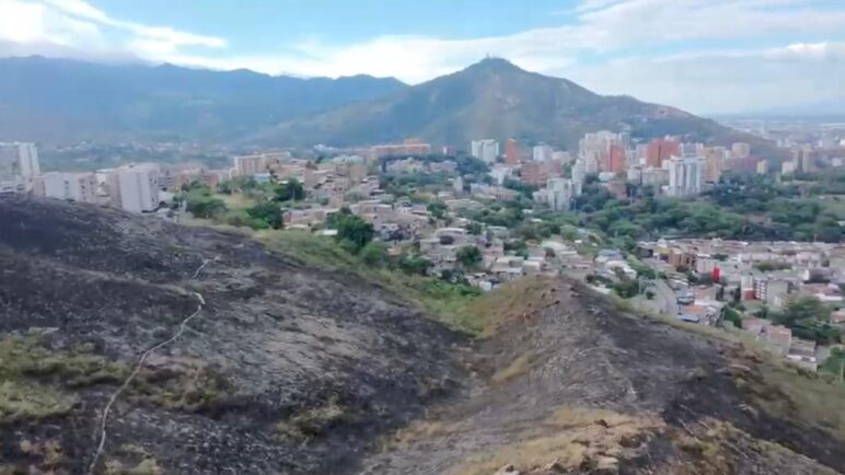Incendios forestales ponen en máxima alerta a Cali en plena temporada de calor