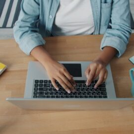 SENA abrió inscripciones para curso gratuito de inglés: así pueden estudiar