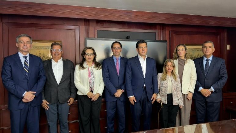 De la Espriella anuncia seis nuevos ministros; ya definió 10 de los 18 integrantes de su gabinete