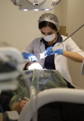 ¿Qué es el bruxismo? Síntomas y cómo puede afectar la salud de los dientes