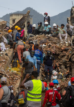 Ascienden a 2.295 el número de fallecidos por el doble terremoto en Venezuela
