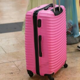 ¿Va a viajar con un menor de edad? Estos son los documentos obligatorios para salir de Colombia