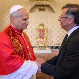 Papa León XIV recibió a Gustavo Petro en el Vaticano; hablaron de Colombia y Latinoamérica
