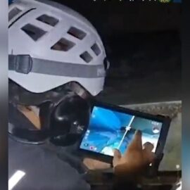 Rescatan con vida a un niño de 3 años seis días después de los terremotos en Venezuela